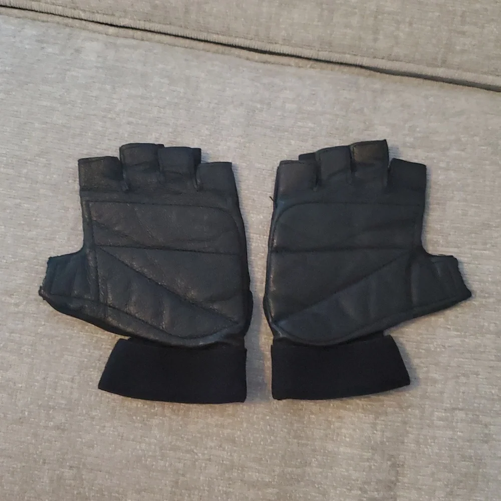 TKO Fitness Gloves Fingerless In Black